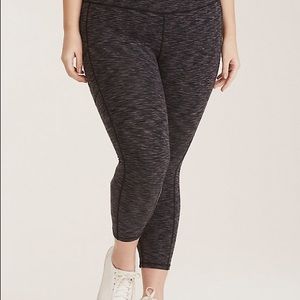 SPACE DYE STRAPPY BACK CROPPED ACTIVE LEGGINGS